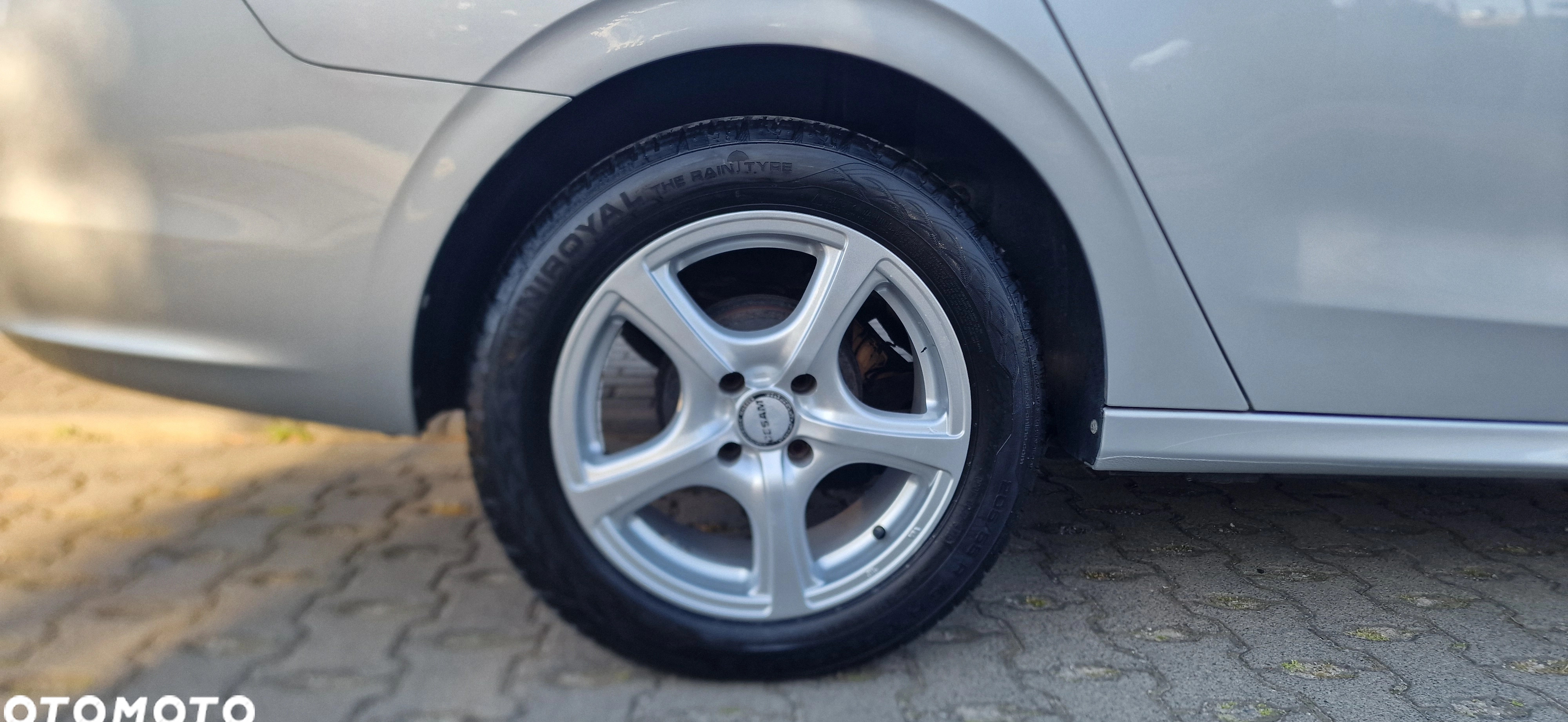 Peugeot 301 cena 23500 przebieg: 52500, rok produkcji 2013 z Gniezno małe 106